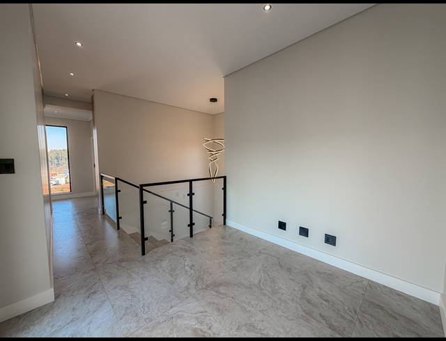 4 BEDROOM FREESTANDING FOR SALE IN FOUNTAINBROOK ESTATE